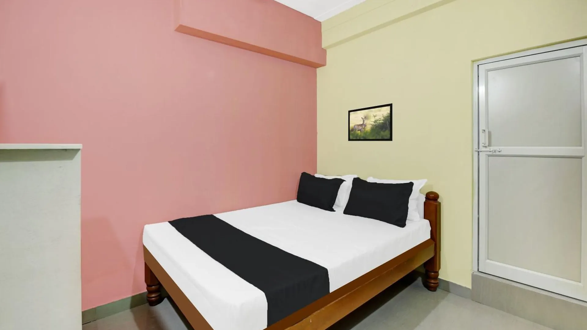 Hotel O Isiri Rooms Kalvadi Indien